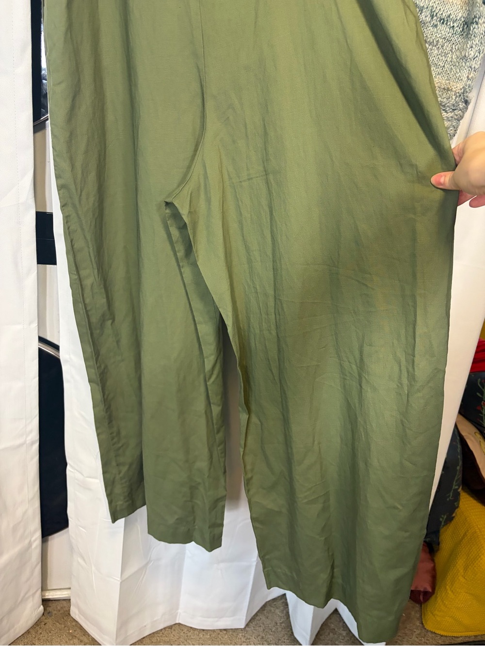 NWT Uniqulo U Linen Blend Jumpsuit in Olive Green. Size Large. Retail $60 - Picture 10 of 13